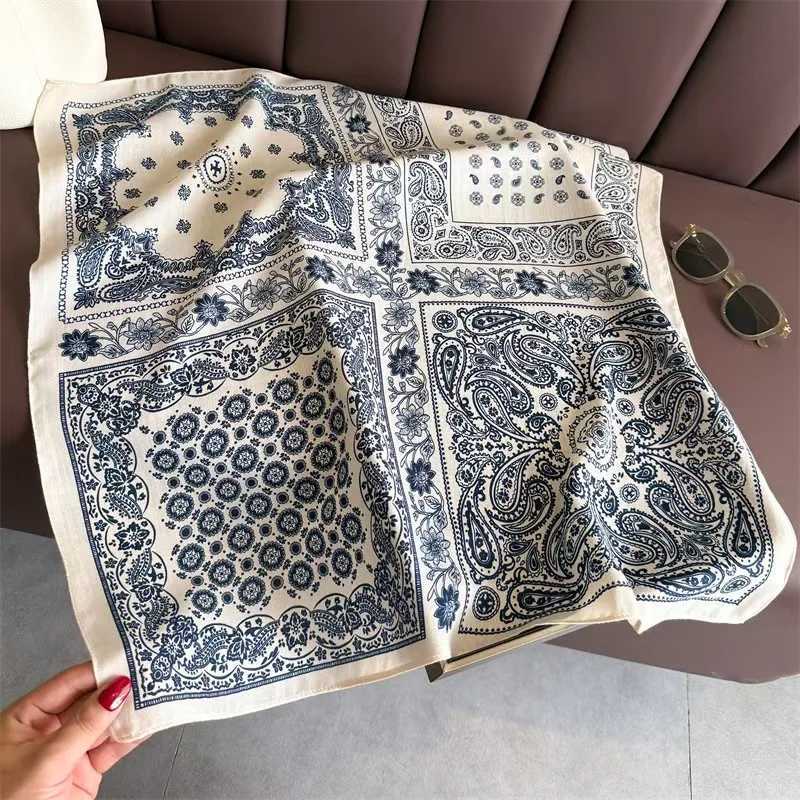 Fashion Wens Scarf Premium Imitation Silk Retro Paisley Print Lightweight Neck Scarf for Work Streetwear X260328