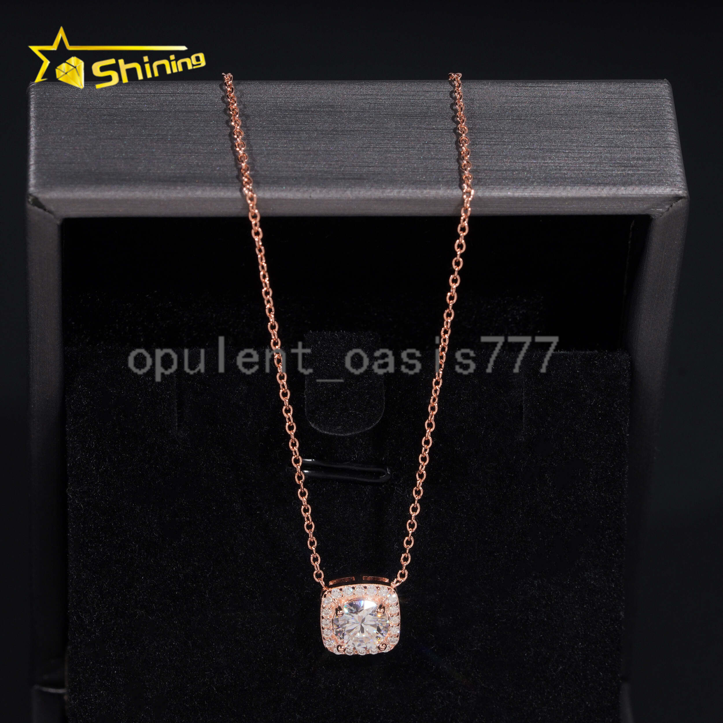 Hot Selling Christmas Present Fashion Necklace Charms 925 Sterling Silver Round Shape Moissanite Pendant Necklaces Women