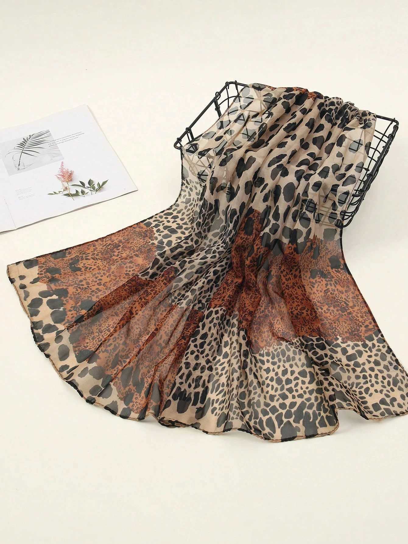 Bohen Styles New Leopard Print Patchwork Chiffon Silk Scarf Fem Wen Shawl Ventilate Wrap Scarves X260328