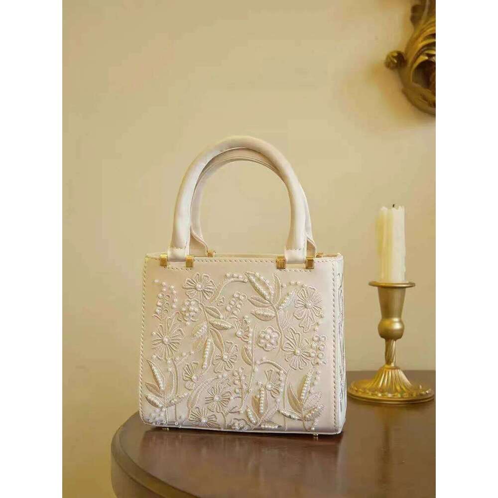 Chinese Embroidery Elegant Soft Pearl Embroidery Fashion Handbag Silk Cheongsam Evening Clutch Chain Shoulder Bag Urban Minimalist Style Tote Chic