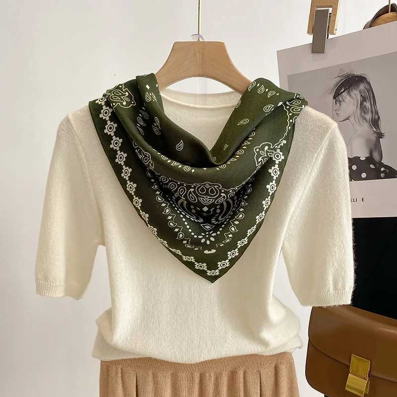 68cm Green Cashew Printed Scarf Womens Spring and Summer Thin Imitation Silk Scarf Fashion Versatile Shawl Headscarf Scarfs Z260330
