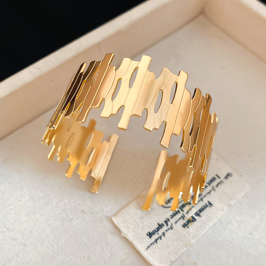 European American metal irregular open bangles, trendy and fashionable exaggerated design bracelets, niche high-end jewelry wholesale - view 6