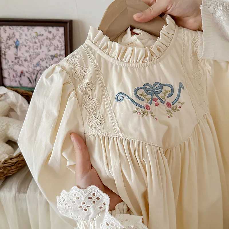 French Kids Girls Princess Dress Cotton Floral Embroidery Infant Babys Girls Dress Spring Toddler Baby Girls Long Sleeve DressT260330