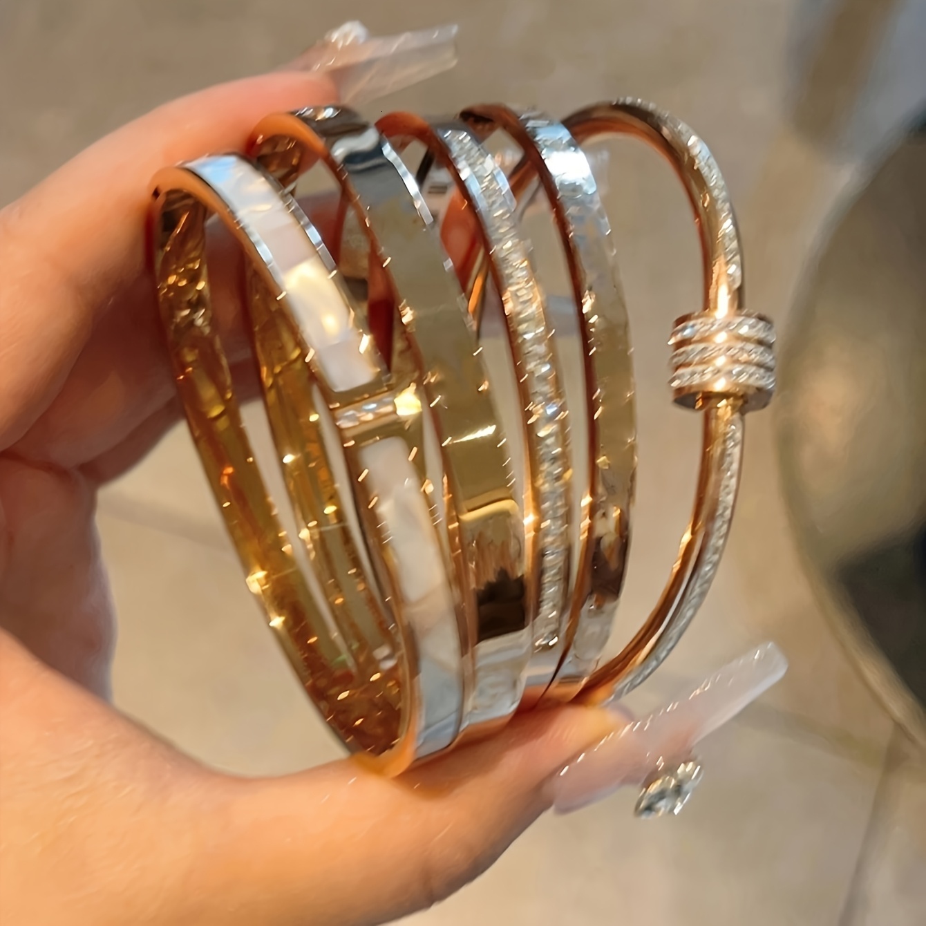 Hot-Selling Luxury Designer Bracelet Elegant Stainless Steel Jewelry Fashion Versatile Bracelet for Women Ideal Gift for Any Occasion