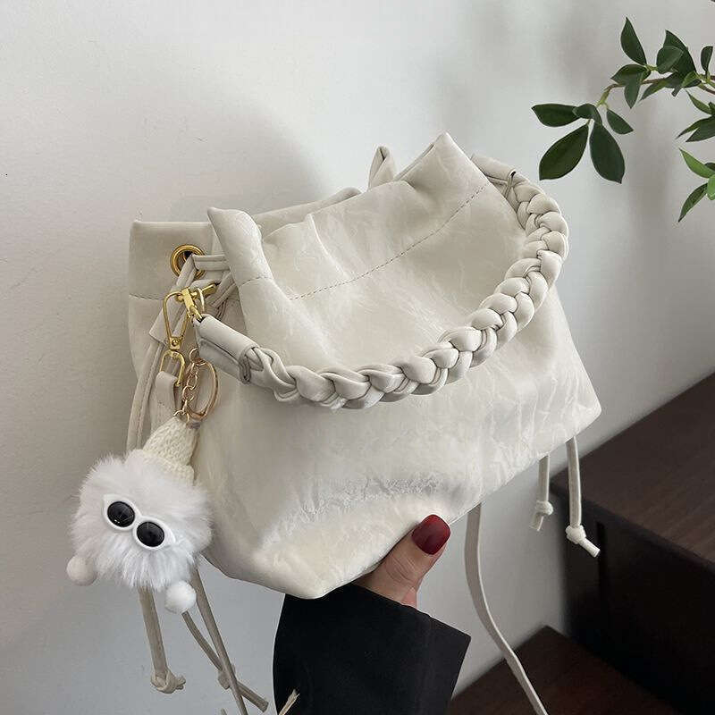 Shoulder Bag Luxury Bag Trendy Niche Bags For Women Versatile Crossbody Bags Fashionable Handbags Outdoor Leisure Large Capacity Bucket Bags Designer 
