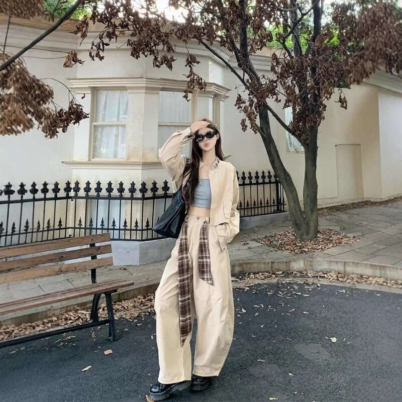 Retro Khaki Workwear Style Suit For Women New Autumn Model Stand Up Collar Jacket With Belt And Wide Leg Curved Pants Luxury