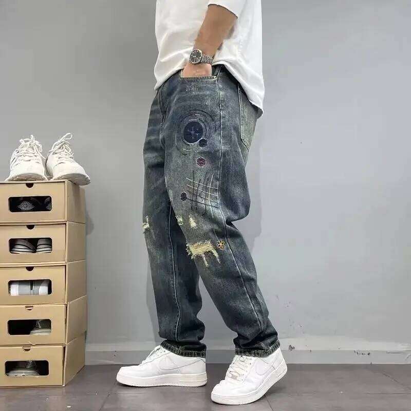 Four Seasons New Fashion Men's American High Street Hole Patched Loose Wide Leg Jeans Pants Vintage Washed Denim Trousers Male 26Y0330