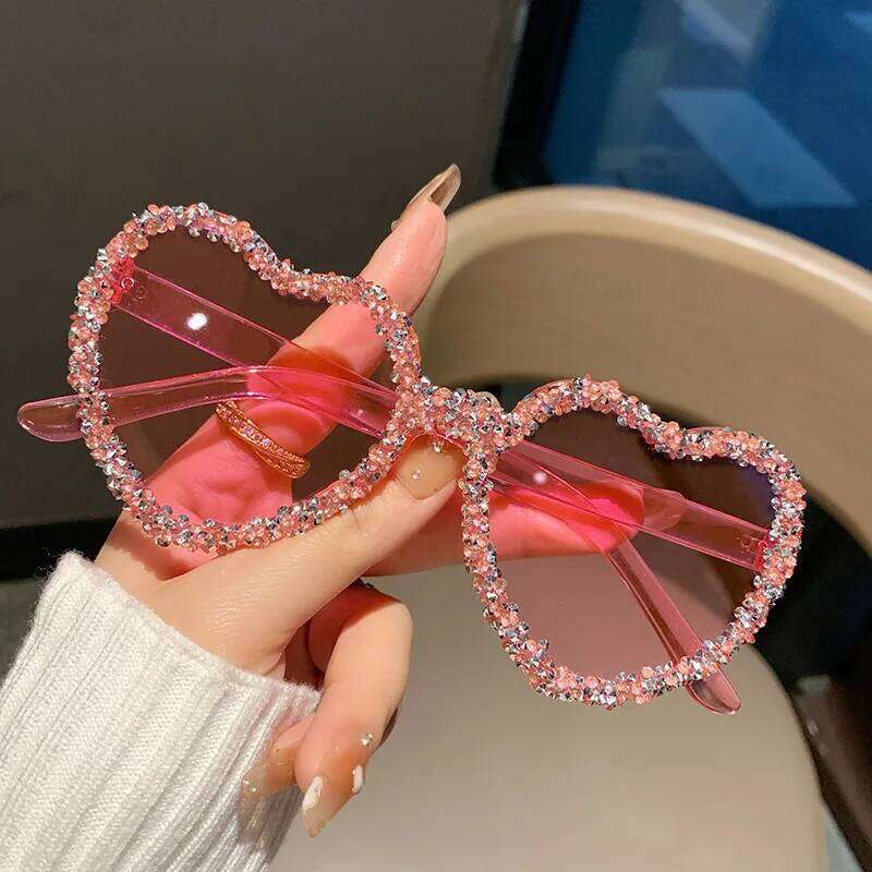 Y2K Heart Shaped Frameless Rhinestones Decoration Sunglasses for Men Women Fashionable Punk Wedding Party Festivals Eyewear 26Y0330