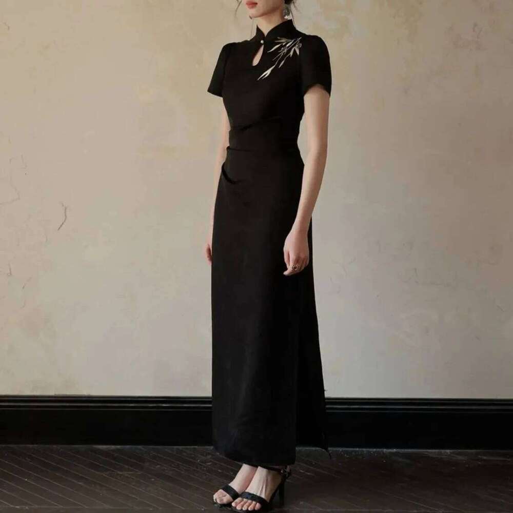Elegant Daily Chinese Qipao Short Sleeve Ethnic Embroidery Cheongsam Vintage Slim Fitting Dress Solid Color MAKOUFEI