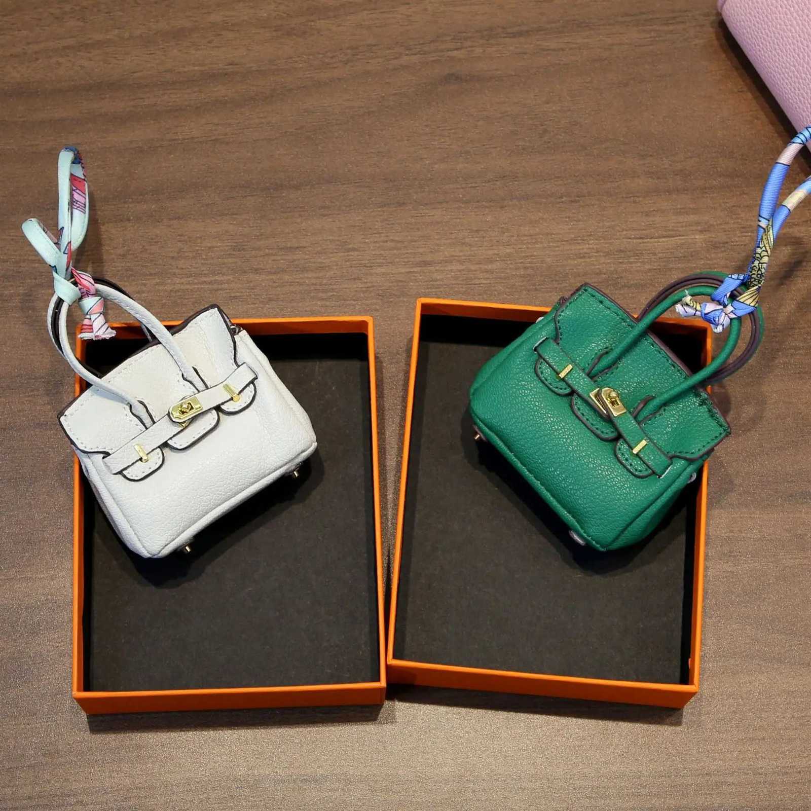 Hot Mini Bag Pendant Small Keychain Case Accessory Family Mini Earphone Bag Accessories Pendant Key Chain Decoration Gift Z260330
