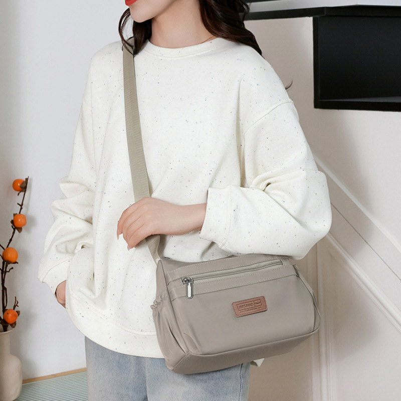 2025 New Simple Versatile Crossbody Large Capacity Lightweight Mom Bag Solid Color