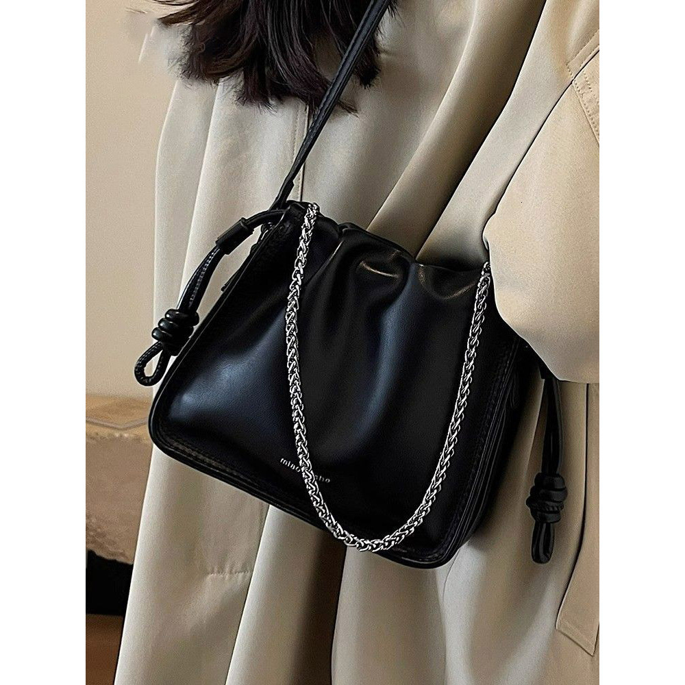 fashion versatile chain for women, new pleated cloud small square bag, 2025 autumn and winter niche crossbody bag