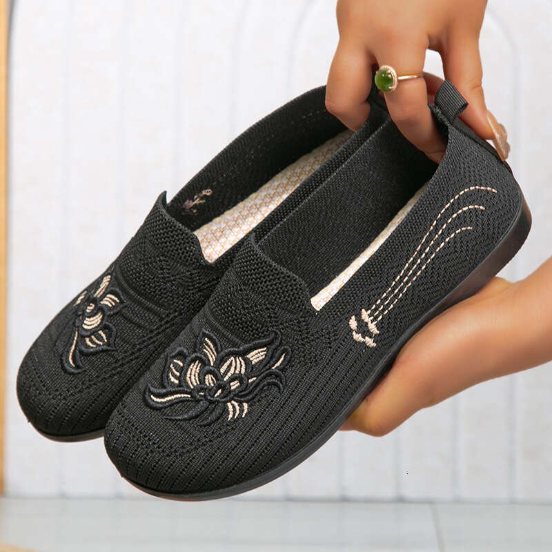Free shipping 2026 Spring Embroidered Slip-On Women's Flat Fashion high quality Casual Mom Shoes Ladies Loafers