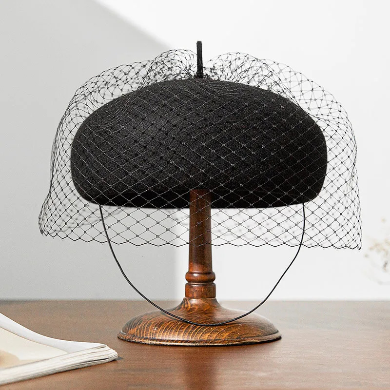 Playful Wool Lace Beret Hat with Net Women Tulle White Berets Warm Vintage Elegant French Winter Hat Female Painter Cap 260324
