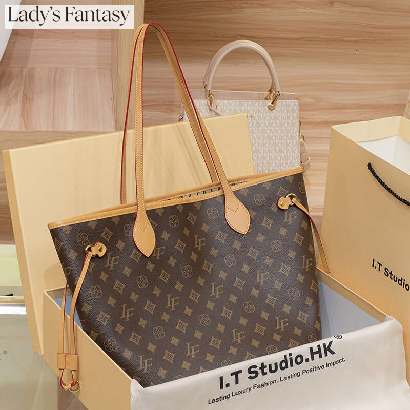 Lady's Fantasy Large Capacity Tote Bag for Women, Niche Single Shoulder Bag, New Autumn Winter Commuter Design,