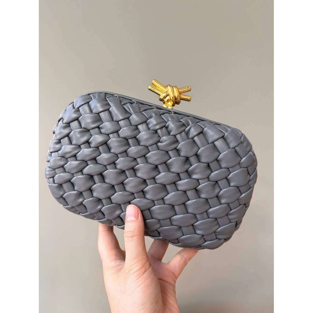 Chinese Embroidery New Ladies Sense Niche Design Woven Bag Elegant Dinner Clutch Shoulder Slung Chain Fashion High Qua Clutch Bags