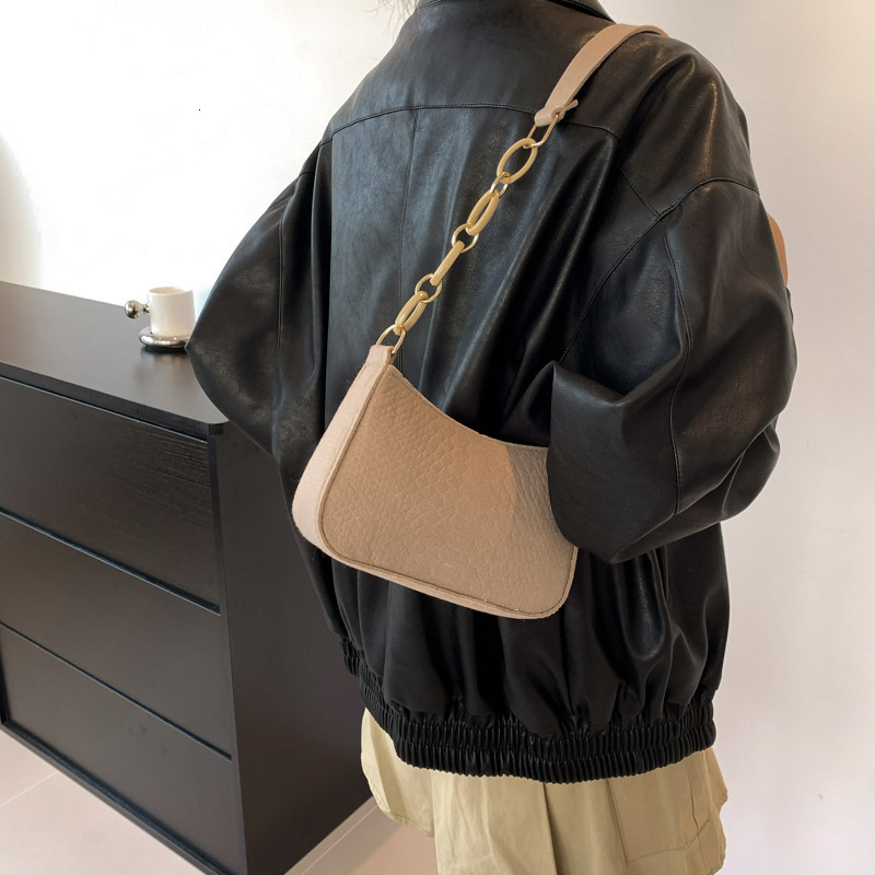 Free Shipping High Value 2026 Simple and Stylish Design, Contrast Color Underarm Bag, Casual Fashion, Large Capacity, Trendy Handheld Shoulder Small S