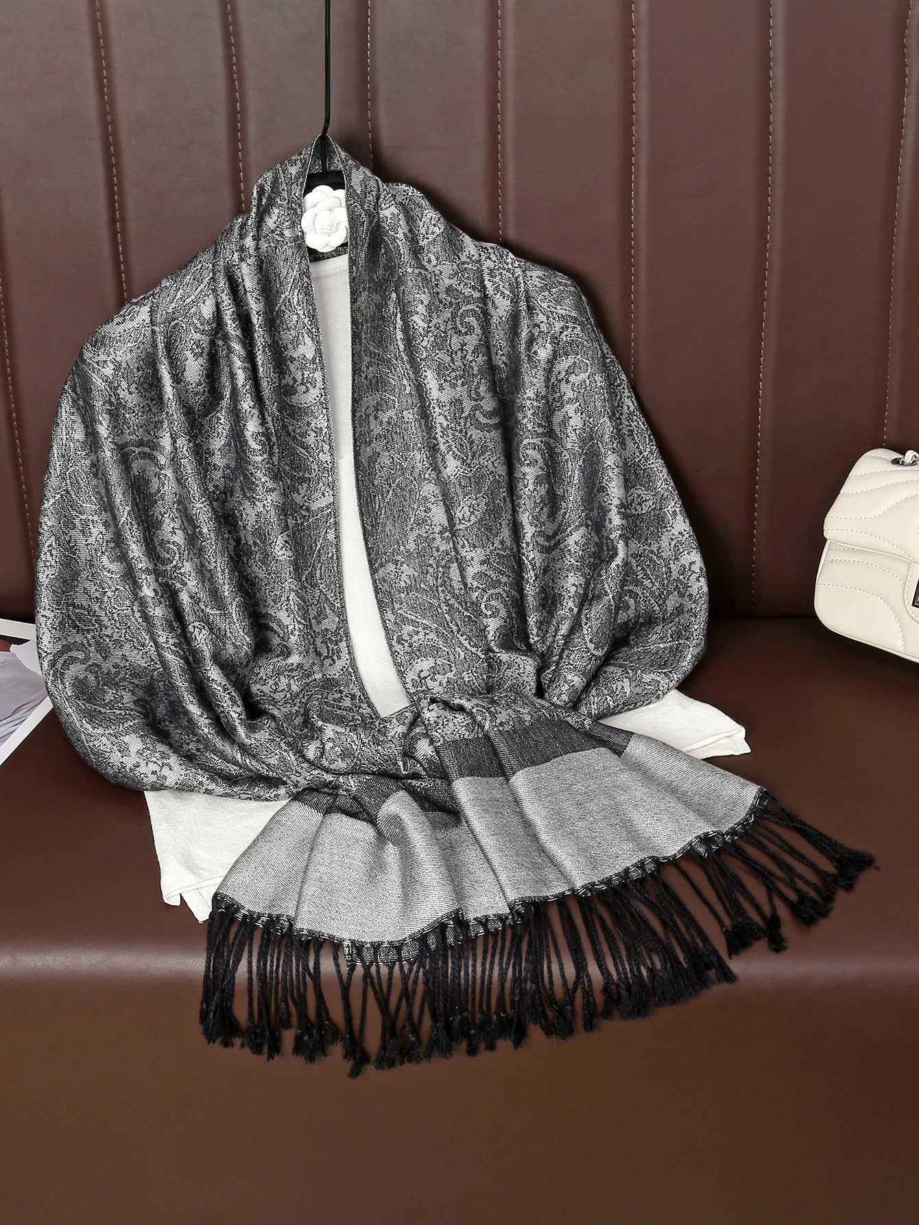 Retro Versatile Scarf with Peacock Flower Embroidery Casual Fashion Soft Tassel Design for Daily Outerwear Decoration Z260330