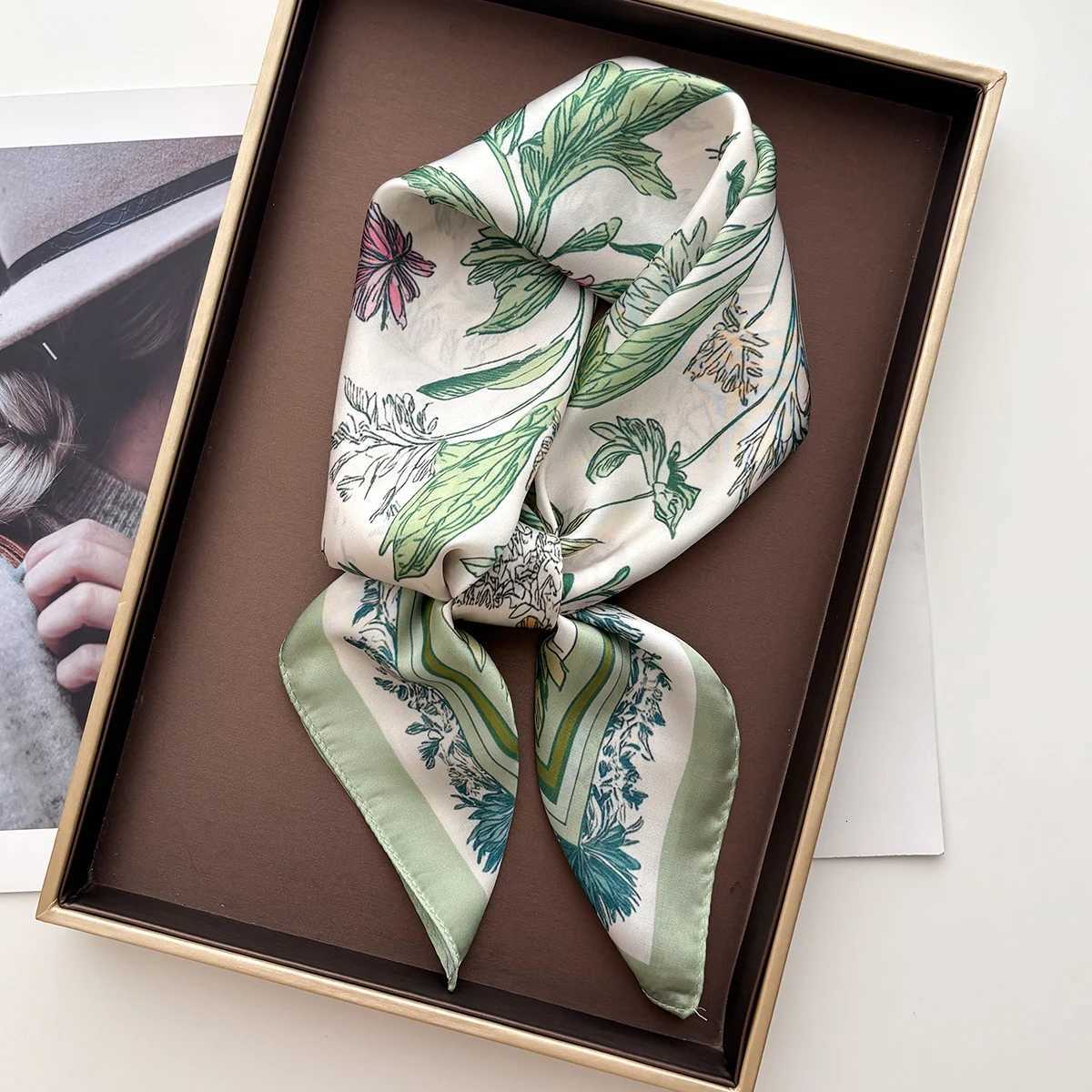 Design Print Scarf Silk Imitation Scarf for Wen Square Hairbands Foard Fem Bandana Neck Kerchief bands 2026 New X260328
