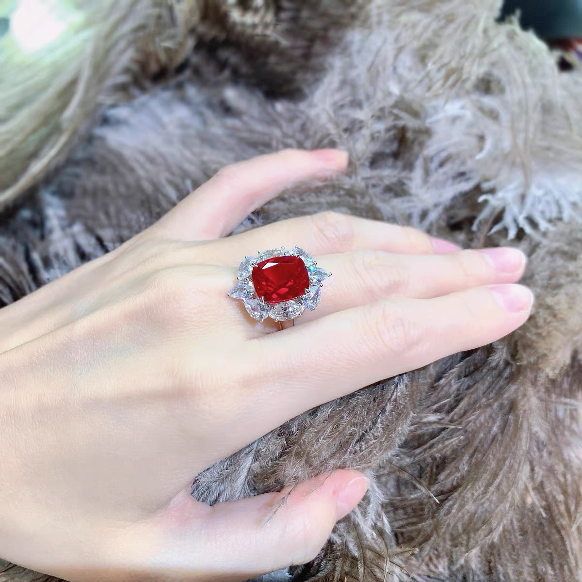 Jewlery Designer For Women High-End Dazzling Gemstone Ring With Ruby, Adjustable Size, Fashionable Design, Luxurious And Ultra-Sparkling