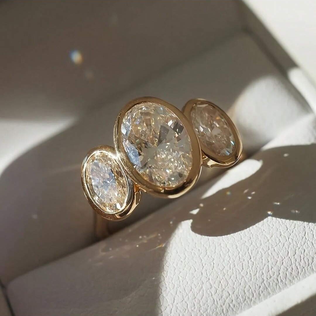 Choucong Ins Top Sell Vintage Jewelry 18K Gold Fill Threee Stones 5A Cubic Zirconia CZ Diamond Party Elegant Eternity Women Wedding Bridal Ring Lover 