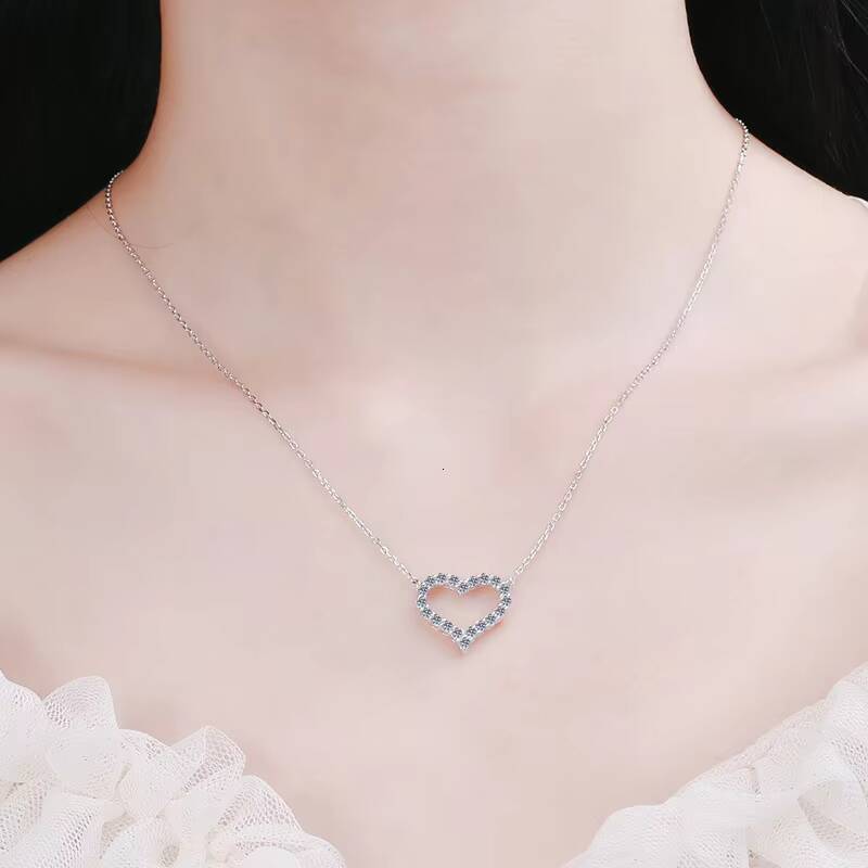 Wholesale Custom Fine Jewelry 925 Sterling Silver Moissanite Heart Pendant Necklace for Women Valentines Day Gifts