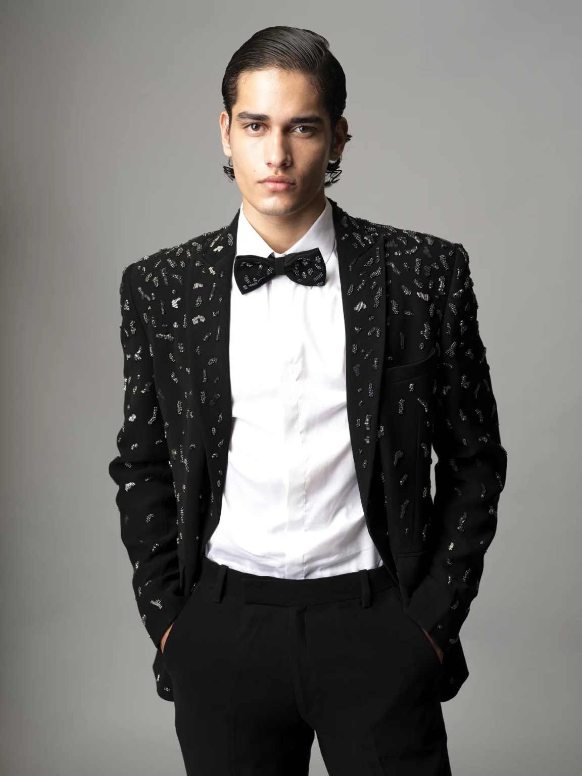 Shining Crystal Mens Suits 2 Piece Jacket Pants Peaked Lapel One Button Special Occasion Party Banquet Suits Customized Ropa Hombre
