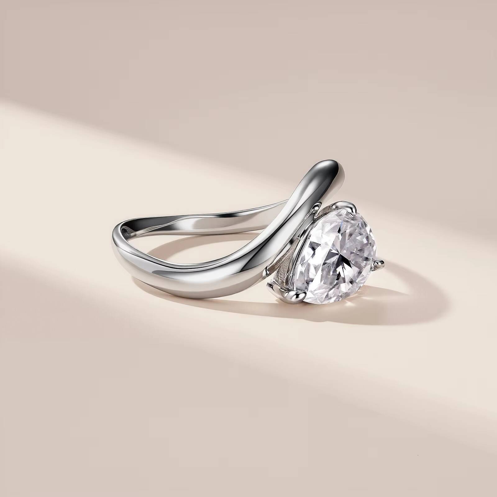 S925 Silver Moissanite Ring Pear Drop Shape Torsion Arm Design Light Luxury Womens Proposal High End Jewelry