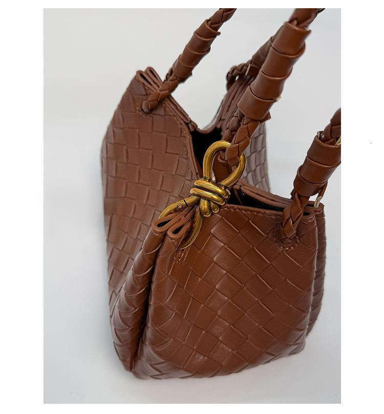 Shoulder Bag Luxury Bag Women's Autumn Winter Outdoor Casual Crossbody Bag Handheld Small Boutique Bucket Bag Designer Bags Large Capacity Undera