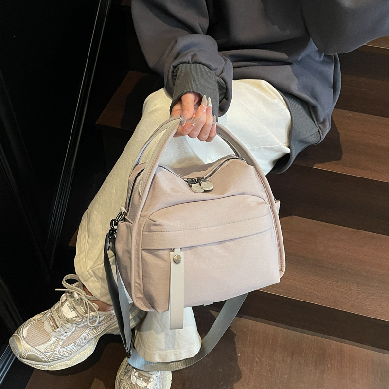Japanese-style casual lightweight versatile nylon small 2025 new fashion shoulder crossbody bag commuter handbag