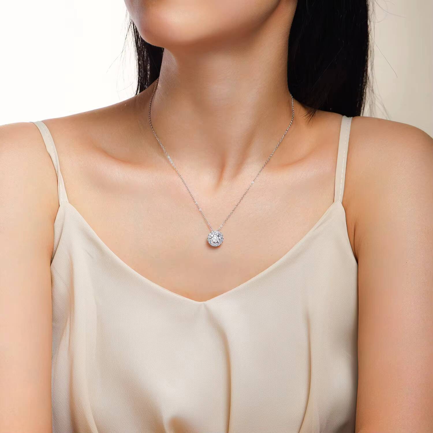 Luxury 925 Sterling Silver Jewelry VVS Moissanite Iced Out Pendant Necklace