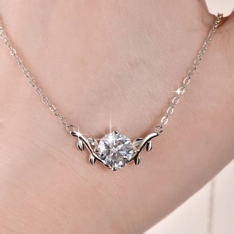 Elegant Shiny Gold Plated D Color VVS1 2CT Moissanite Vine Plant V-Neck Collarbone Chain Leaf Pendant Necklace for Women