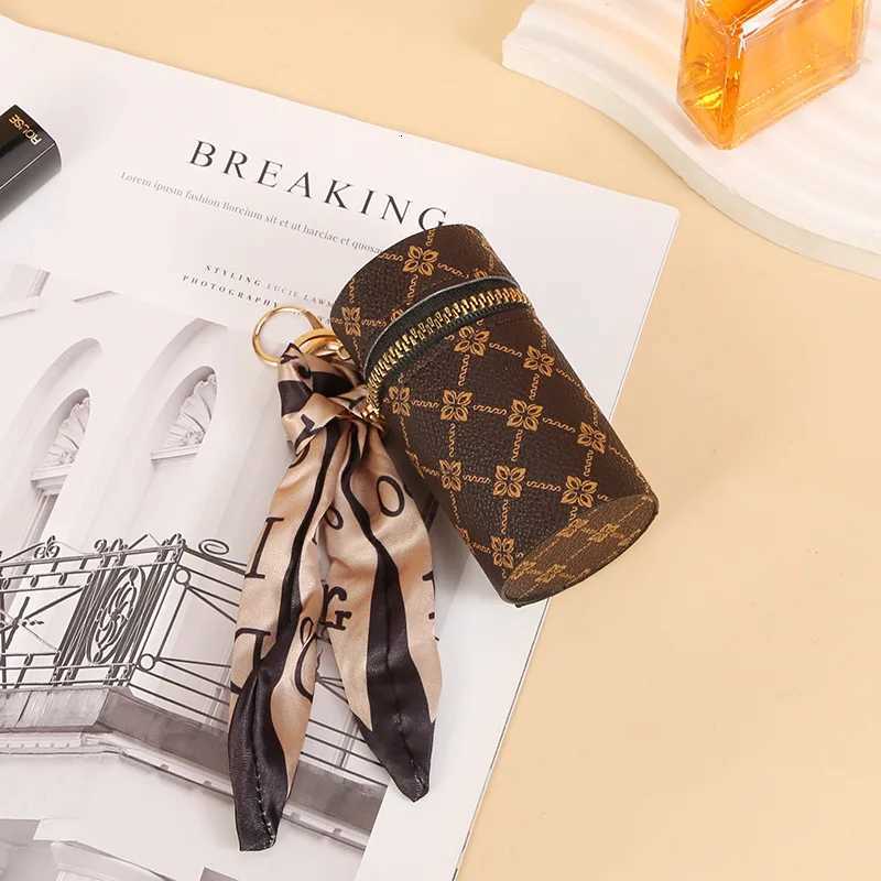 Scarf Pattern Lipstick Keychain Mini PU Leather Holder with Keyring Monogram Print Bag Charm for Women Cute Cosmetic Pendant Z260330