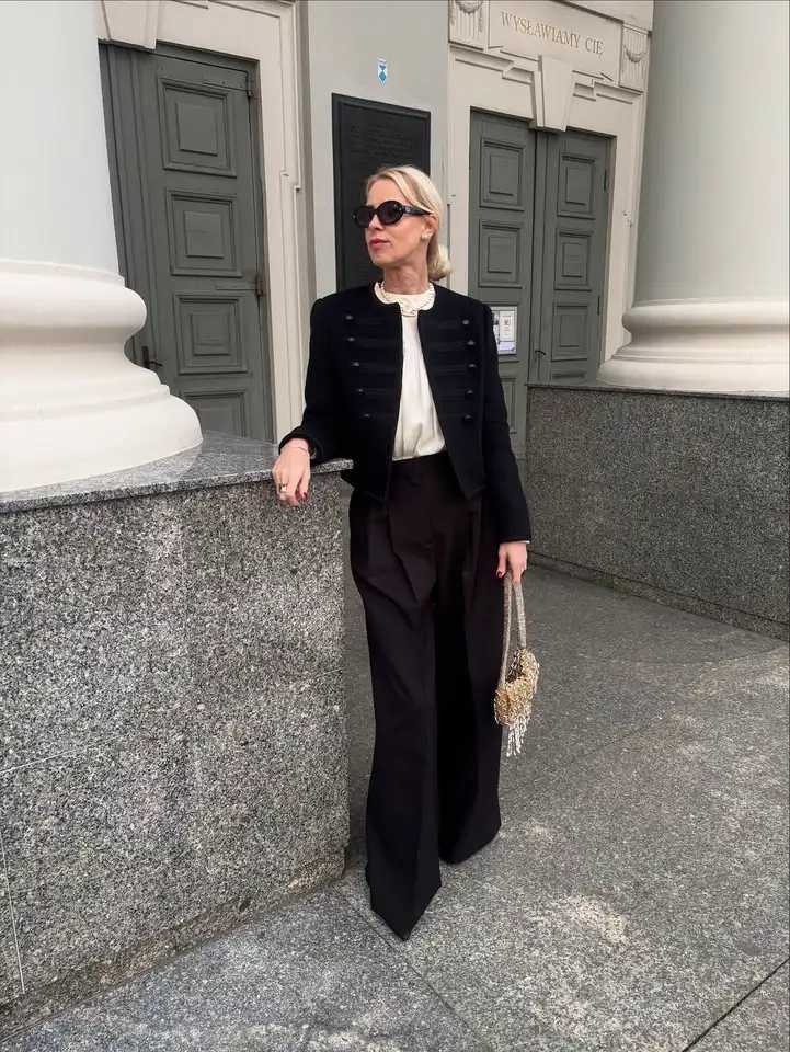 Chic Black Round Neck Napoleon Military Jacket Women Casual Full Sleeve Buttons Cropped Slim Coat 2026 Lady Daily Street JacketsT260328