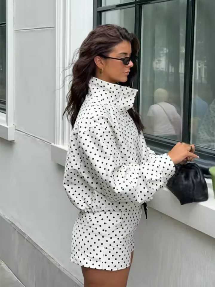 2026 Spring Jacket Women Long Sleeves Turtleneck Zipper Pockets Drawstring Casual Short Coats Women Fashion Polka Dot JacketsT260328