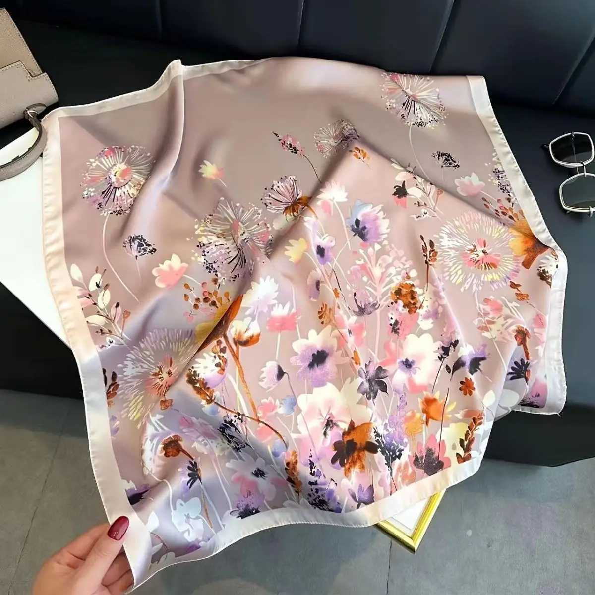 Fashion Wens Scarf Premium Imitation Silk Watercolor Floral Print Lightweight Neck Scarf for Work Casual Outfits X260328