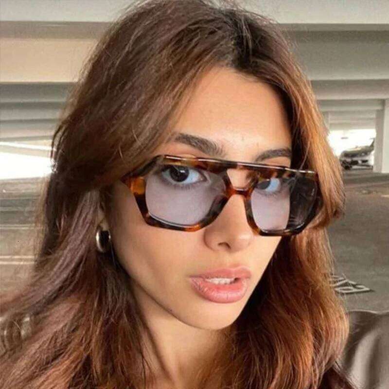 Fashion Sunglasses Luxury Designer Colored Lenses Shade for Women Vintage UV400 Brand Sun Glasses 26Y0330