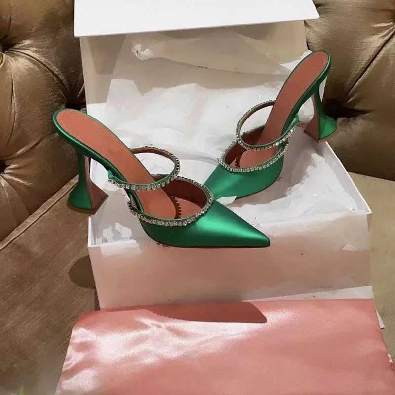 2024 Summer New Pointed Toe Rhinestone Sequined Stiletto Slippers Leopard Print Baotou Half Drag Sandals Z260330