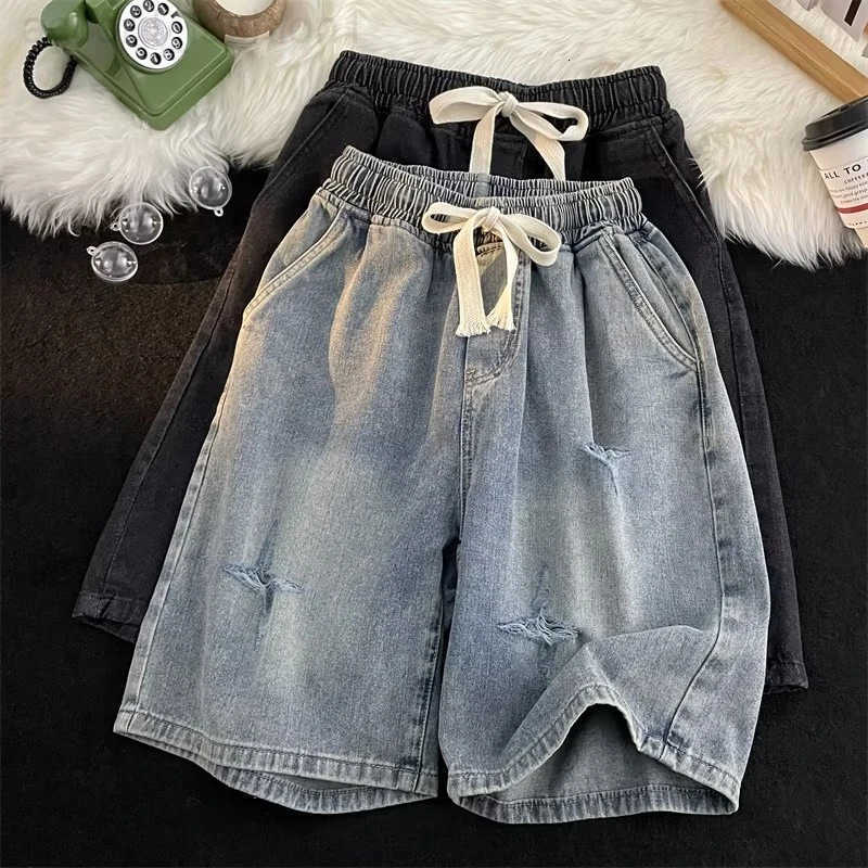2024 Fashion Summer Mens Korean Style Fashion Hole Five Point Denim Shorts Loose Straight Casual Short Jeans for Men D54 H260330