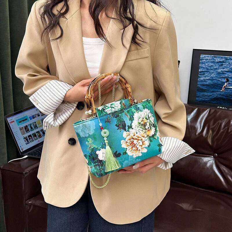 Chinese Embroidery New Chinese Bamboo Knot Handbag Retro Cheongsam Hanfu Single Shoulder Women S Versatile Ethnic Style Cross Body Bag