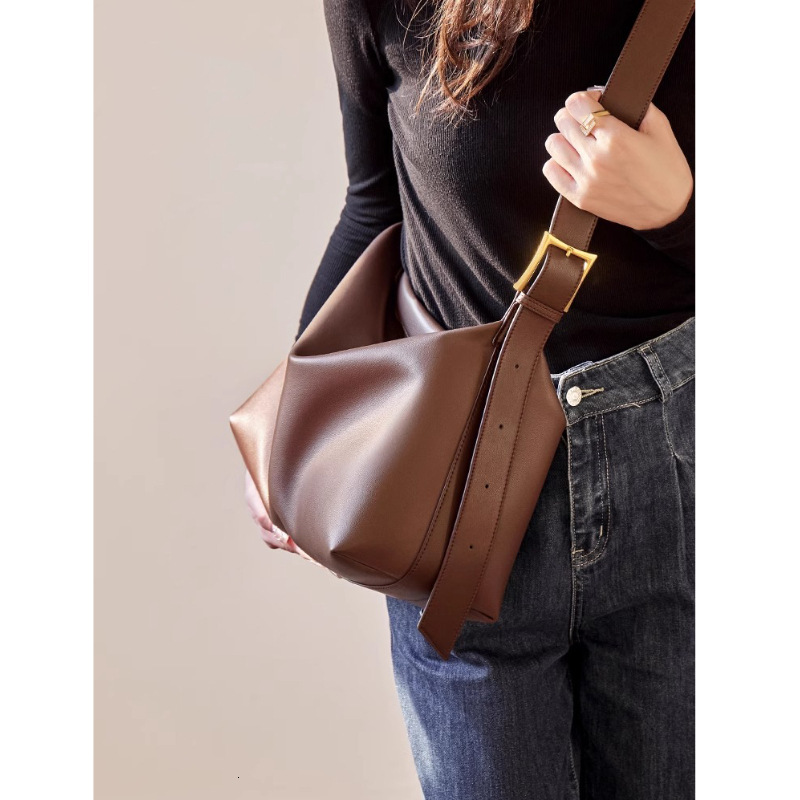 2025 Spring New Soft Leather Casual Large Capacity Tote Shoulder Commuting Crossbody Women's Bag