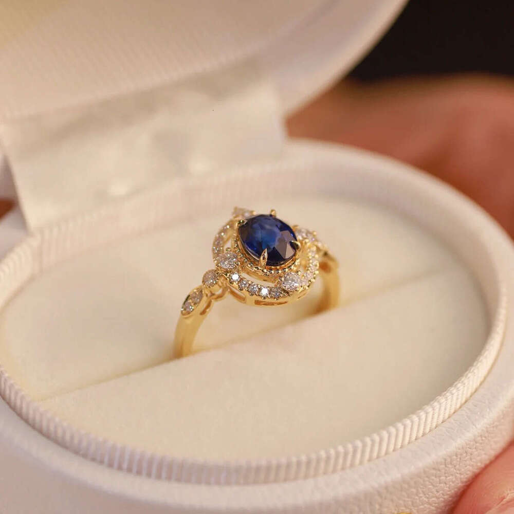 French vintage court style Design unique Sri Lankan sapphire inlaid ring for single Dainty or layered wear with a niche high-end feel