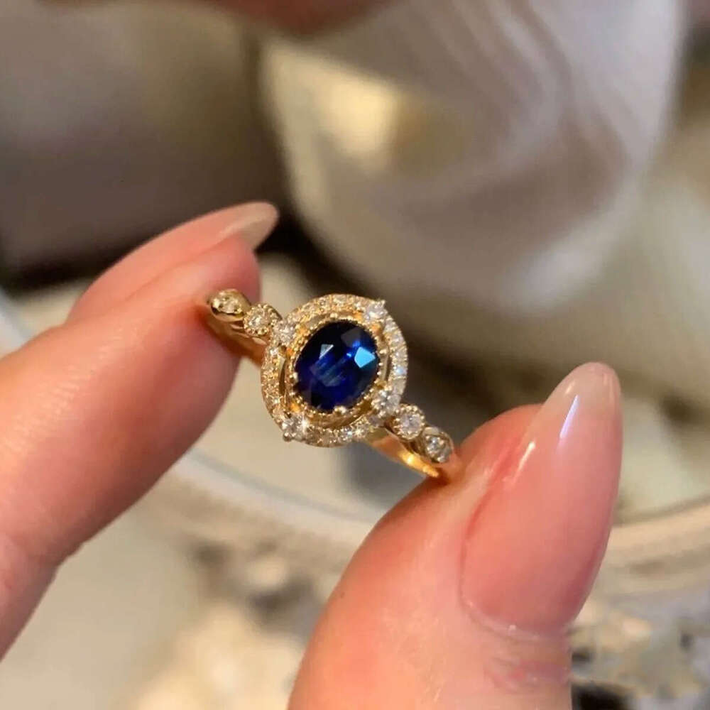 French vintage court style Design unique Sri Lankan sapphire inlaid ring for single Dainty or layered wear with a niche high-end feel