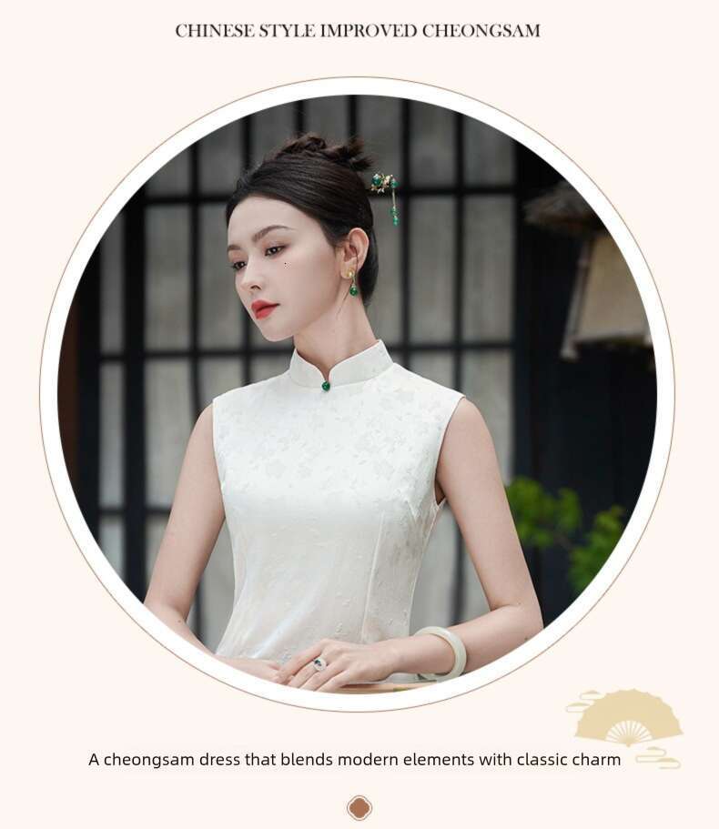 Retro-Style White Stand-Collar Cheongsam Slit, Sleeveless, Refined Elegant, With A Touch Of High-End Luxury Unique Chinese Charm Qipao Hanfu Silk