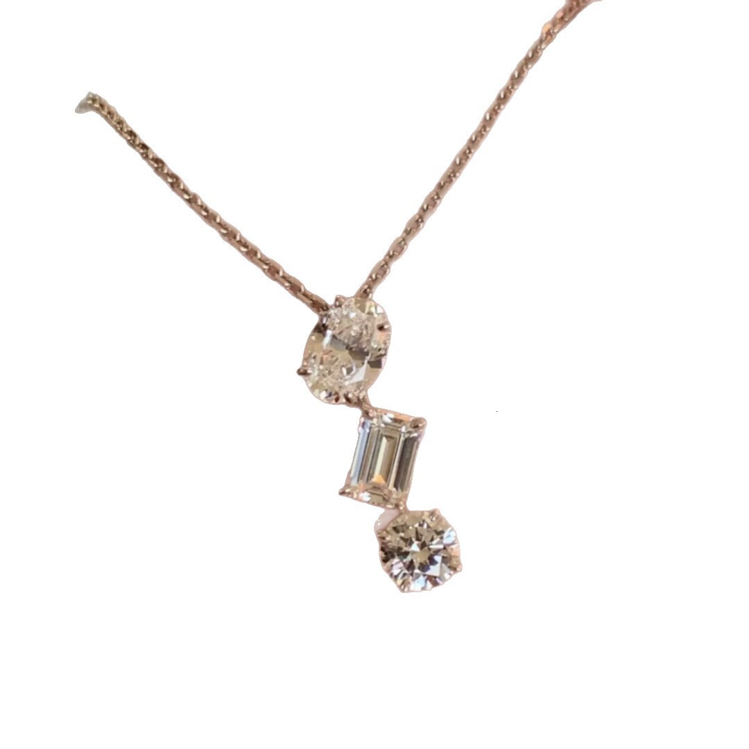 Designer luxury French-style light luxury irregular sparkling diamond pigeon egg zircon necklace for women, niche design with a high-end feel, collarb