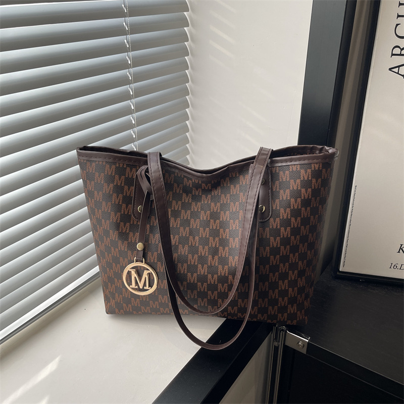Free Shipping High Value Monogram Tote Bag for Women Large Capacity Shoulder Bag Casual M Letter Handbag