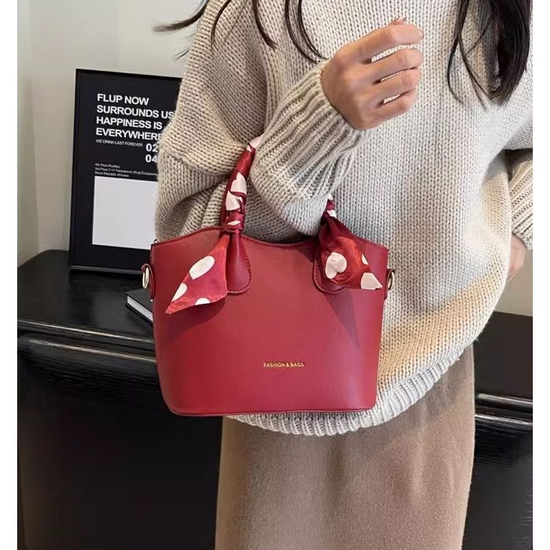 High-End Women's Large Capacity New Crossbody Wedding Bride Handbag Bucket Bag Red Envelope