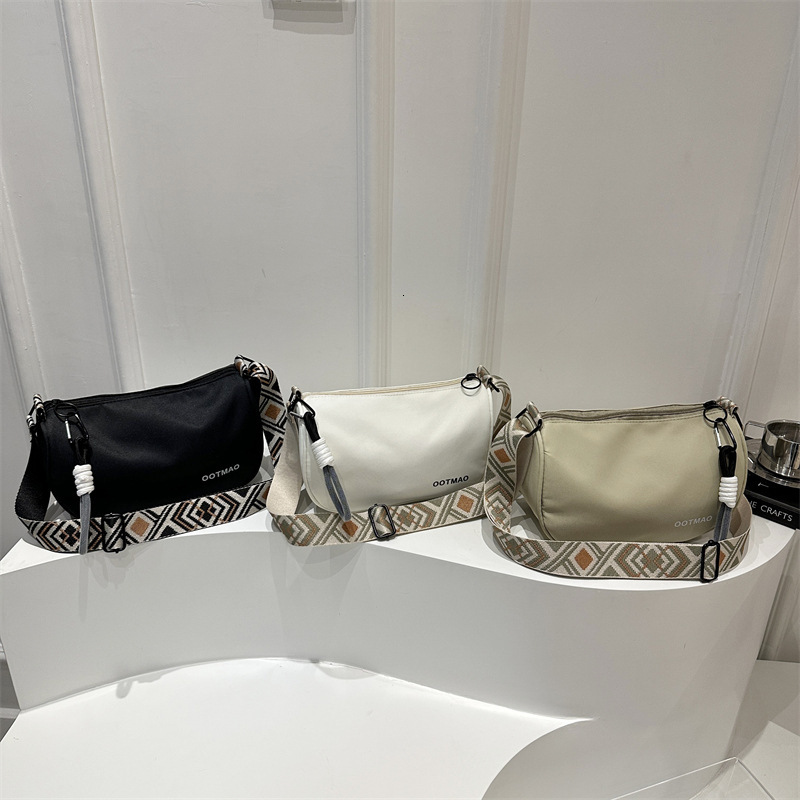Free Shipping High Value Casual Wide Shoulder Strap Small for Women 2025 New Fashion Simple Boston High-Value Niche Crossbody Bag