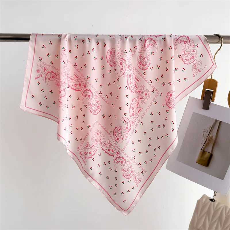 Paisley Print scarf Wen Silk Square Scarfs Foard Bandana Fem Neckerchief Fashion Decorate Hijab Lady Neck Ties X260328