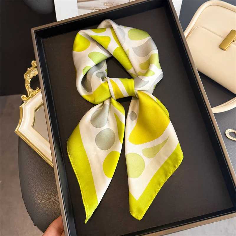 2026 New Fashion Pattern Print Silk Square Scarf Wen Suitable All Seasons Decoration Scarf Soft Foard Bandana Neck Ties X260328